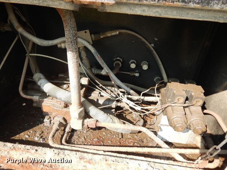 image for item LS9003 1989 Ford LNT8000  dump truck