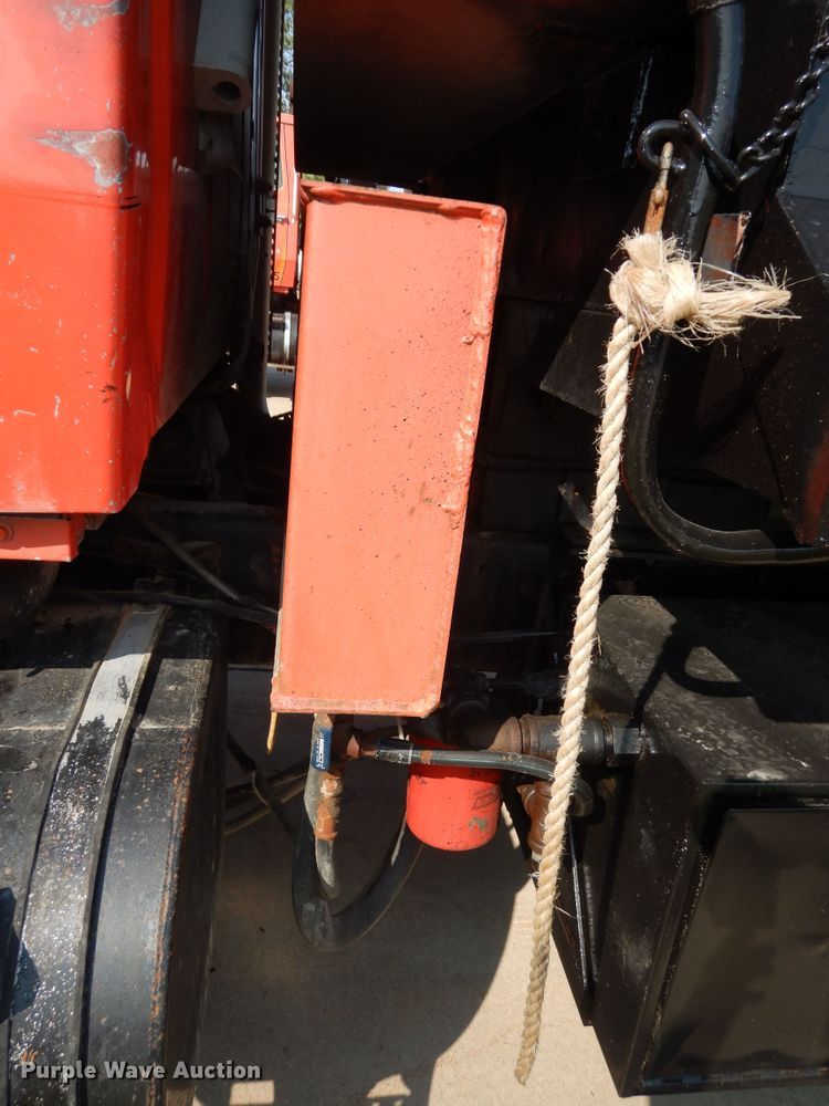 image for item LS9003 1989 Ford LNT8000  dump truck