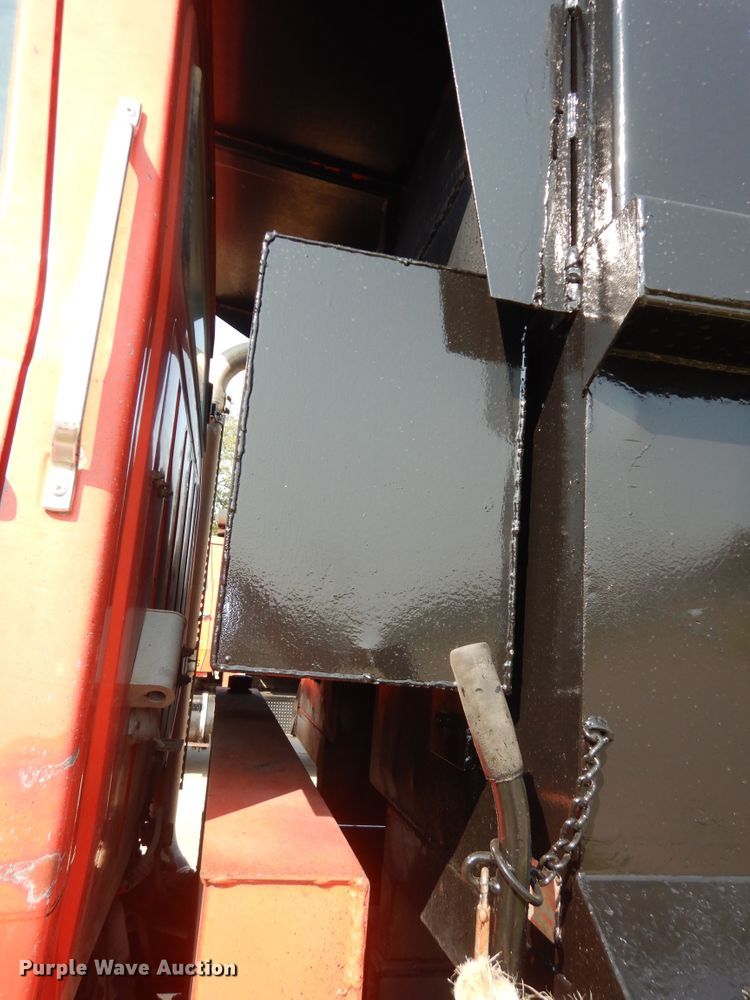 image for item LS9003 1989 Ford LNT8000  dump truck