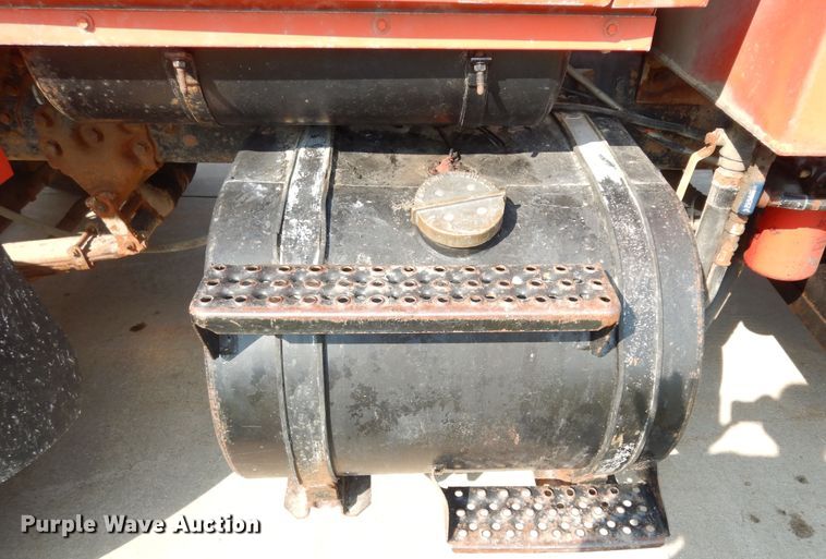 image for item LS9003 1989 Ford LNT8000  dump truck