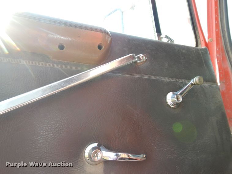 image for item LS9003 1989 Ford LNT8000  dump truck