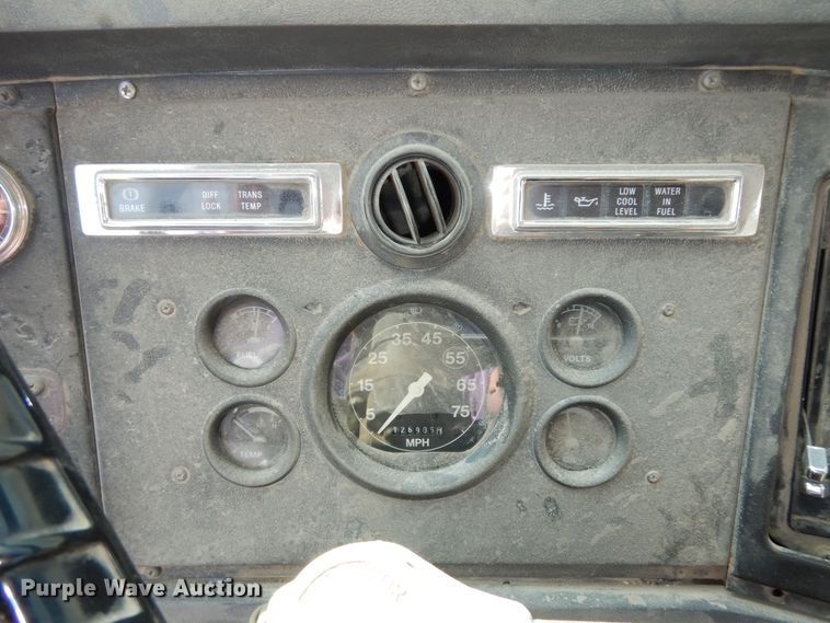 image for item LS9003 1989 Ford LNT8000  dump truck