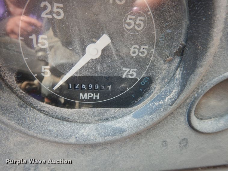 image for item LS9003 1989 Ford LNT8000  dump truck