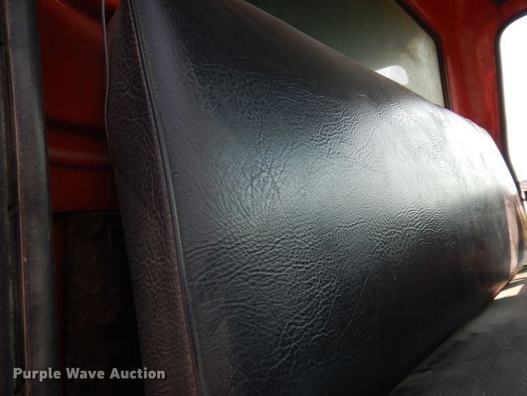 image for item LS9003 1989 Ford LNT8000  dump truck