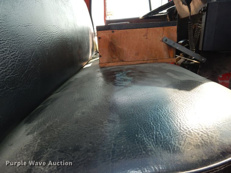 image for item LS9003 1989 Ford LNT8000  dump truck