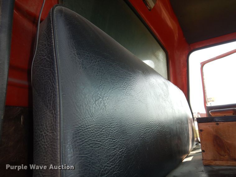 image for item LS9003 1989 Ford LNT8000  dump truck