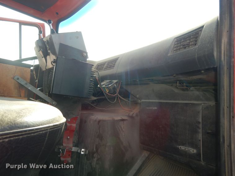 image for item LS9003 1989 Ford LNT8000  dump truck