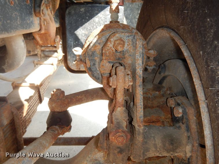 image for item LS9003 1989 Ford LNT8000  dump truck