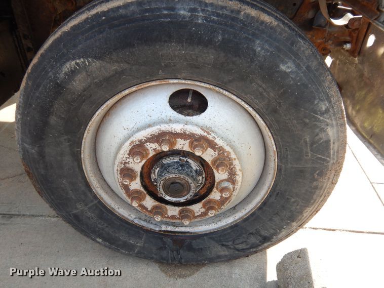 image for item LS9003 1989 Ford LNT8000  dump truck