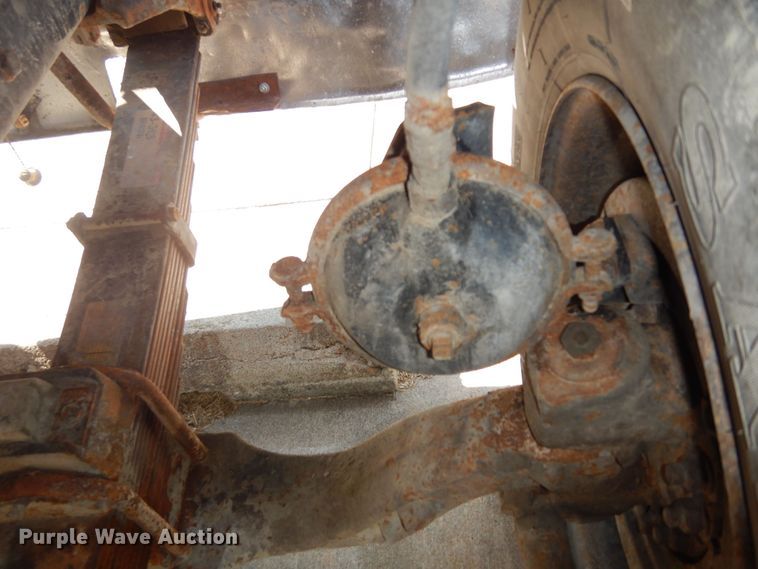 image for item LS9003 1989 Ford LNT8000  dump truck