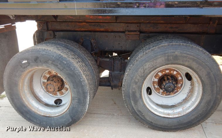 image for item LS9003 1989 Ford LNT8000  dump truck