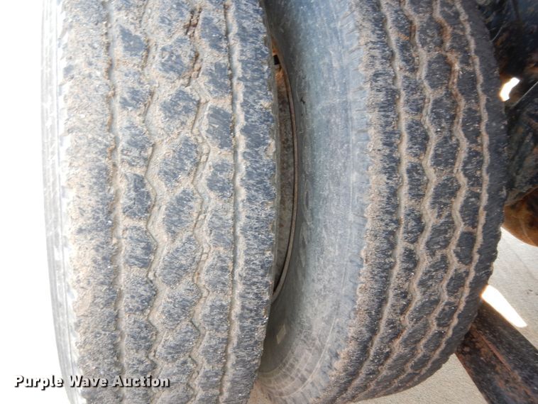 image for item LS9003 1989 Ford LNT8000  dump truck