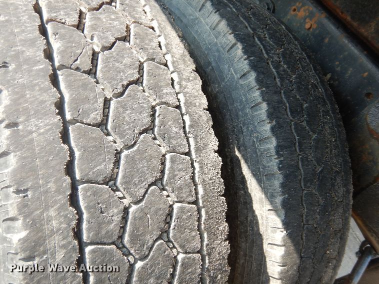 image for item LS9003 1989 Ford LNT8000  dump truck