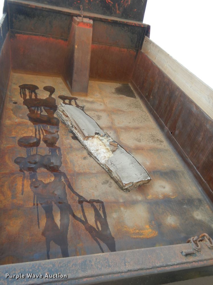 image for item LS9003 1989 Ford LNT8000  dump truck