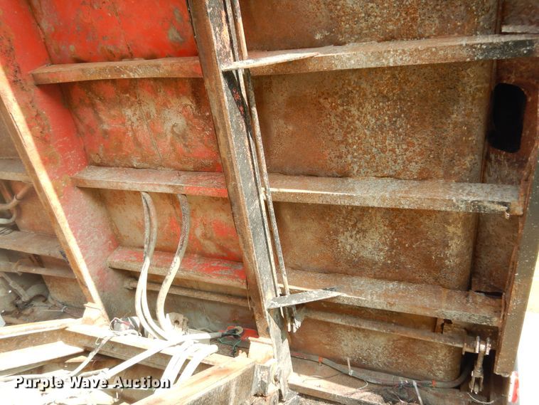 image for item LS9003 1989 Ford LNT8000  dump truck