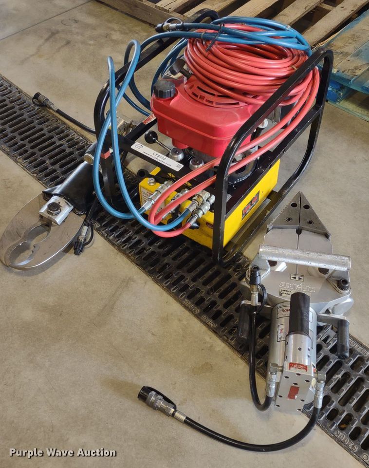 image for item LY9110 Amkus Rescue Systems  extraction equipment