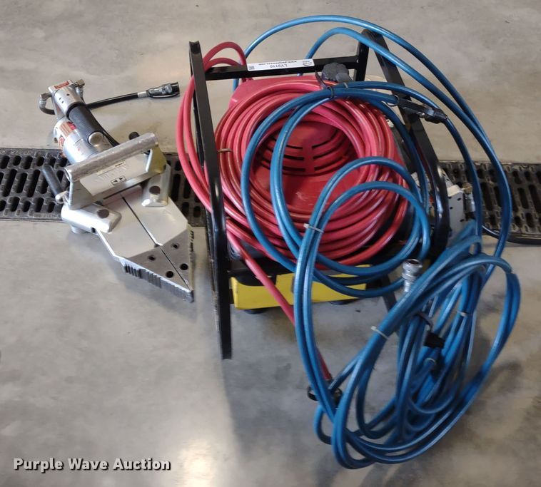 image for item LY9110 Amkus Rescue Systems  extraction equipment