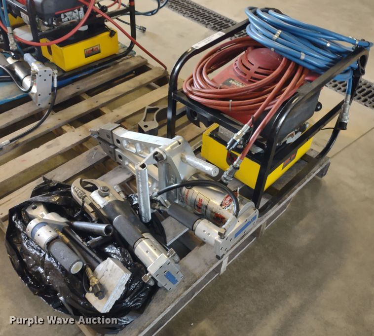 image for item LY9112 Amkus Rescue Systems  extraction equipment