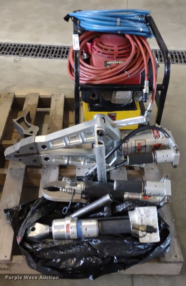 image for item LY9112 Amkus Rescue Systems  extraction equipment