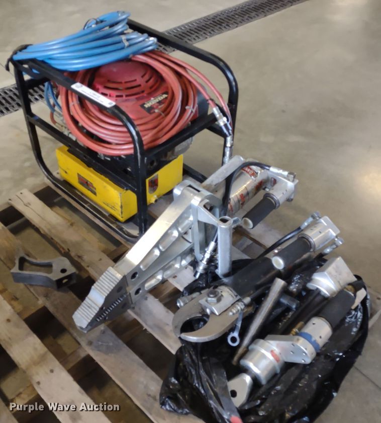 image for item LY9112 Amkus Rescue Systems  extraction equipment