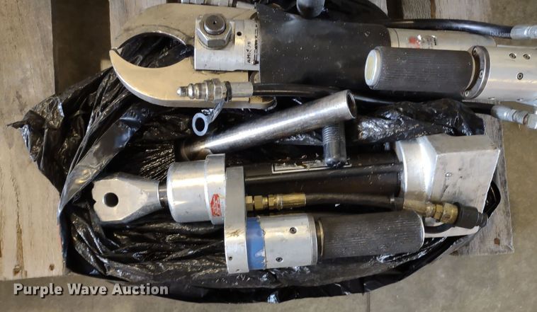 image for item LY9112 Amkus Rescue Systems  extraction equipment