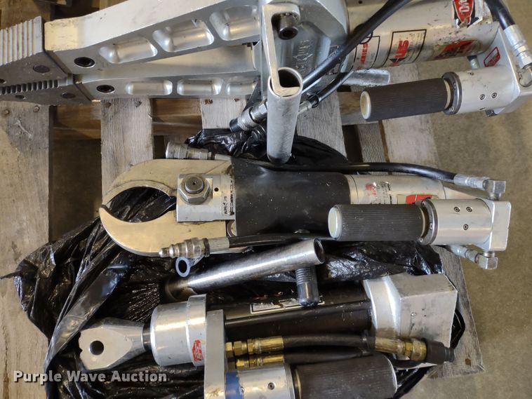 image for item LY9112 Amkus Rescue Systems  extraction equipment