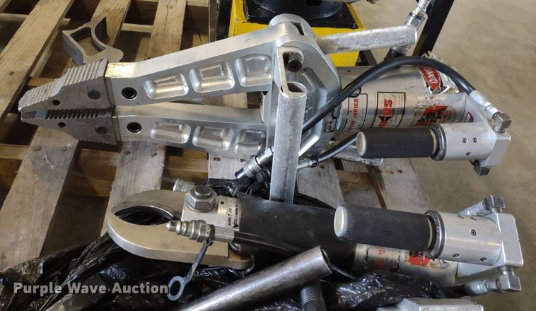 image for item LY9112 Amkus Rescue Systems  extraction equipment