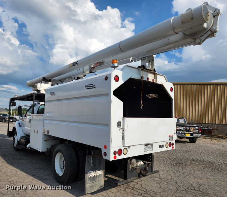 image for item MK9227 2011 Ford F750 Super Duty XL  forestry bucket truck