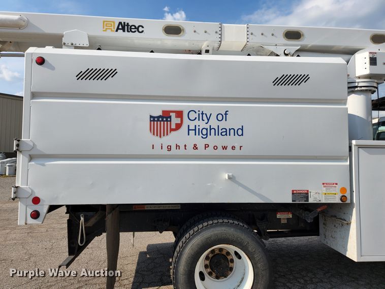 image for item MK9227 2011 Ford F750 Super Duty XL  forestry bucket truck