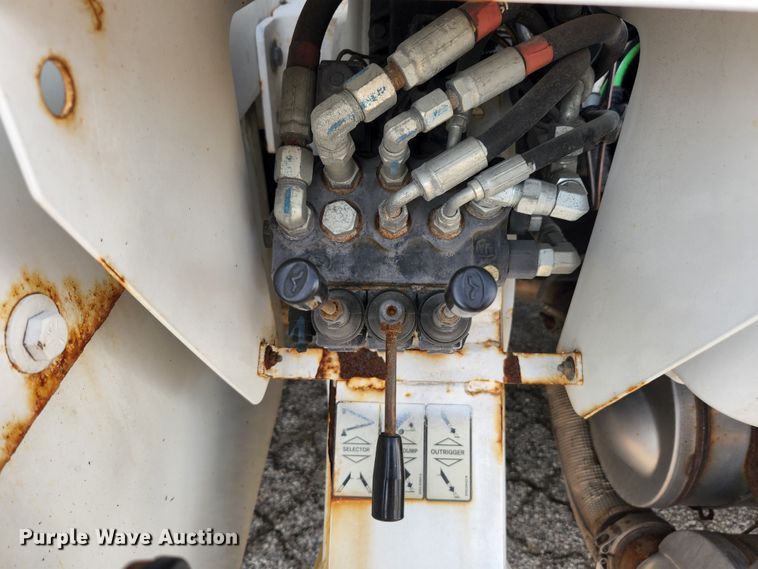 image for item MK9227 2011 Ford F750 Super Duty XL  forestry bucket truck