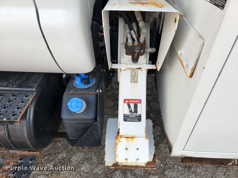 image for item MK9227 2011 Ford F750 Super Duty XL  forestry bucket truck