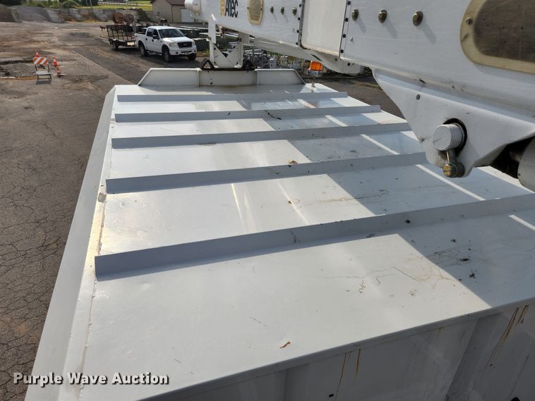 image for item MK9227 2011 Ford F750 Super Duty XL  forestry bucket truck