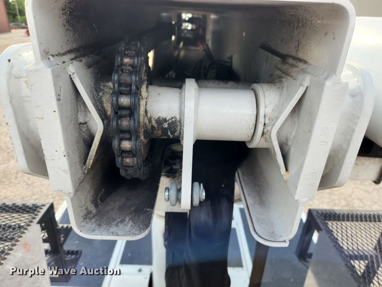 image for item MK9227 2011 Ford F750 Super Duty XL  forestry bucket truck