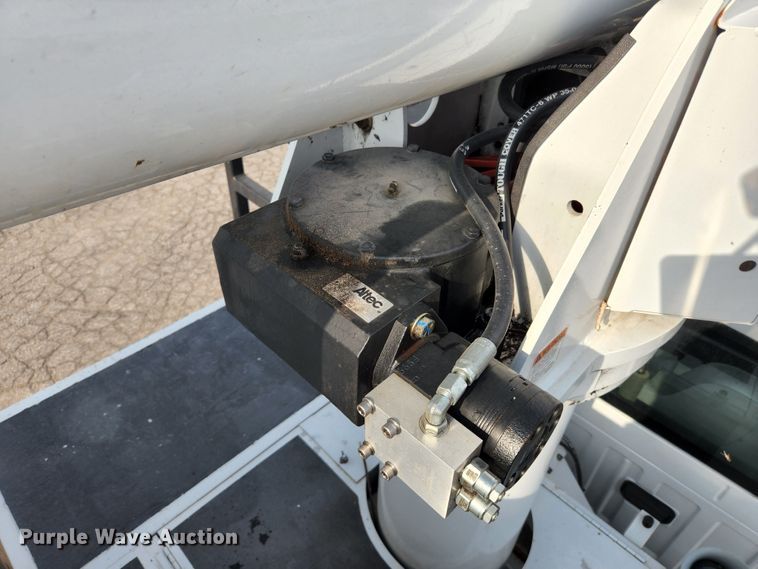 image for item MK9227 2011 Ford F750 Super Duty XL  forestry bucket truck