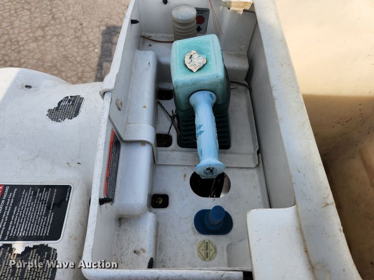 image for item MK9227 2011 Ford F750 Super Duty XL  forestry bucket truck