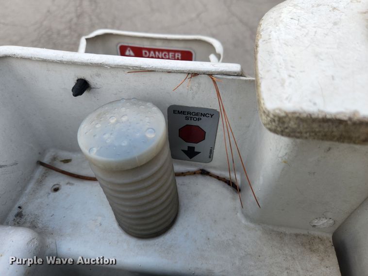 image for item MK9227 2011 Ford F750 Super Duty XL  forestry bucket truck