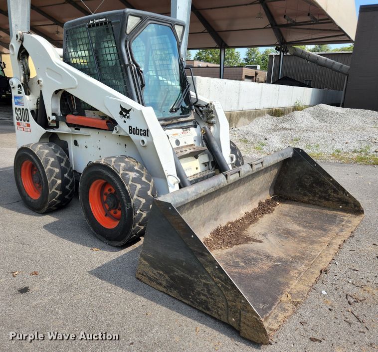 image for item MK9228 2005 Bobcat S300  skid steer loader