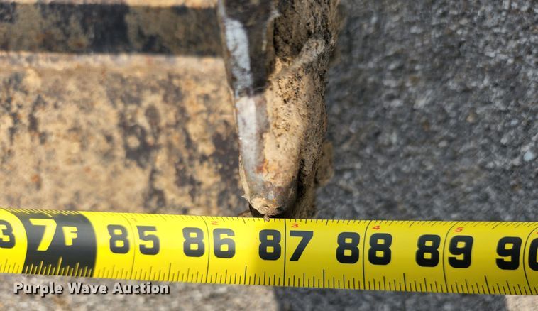 image for item MK9228 2005 Bobcat S300  skid steer loader