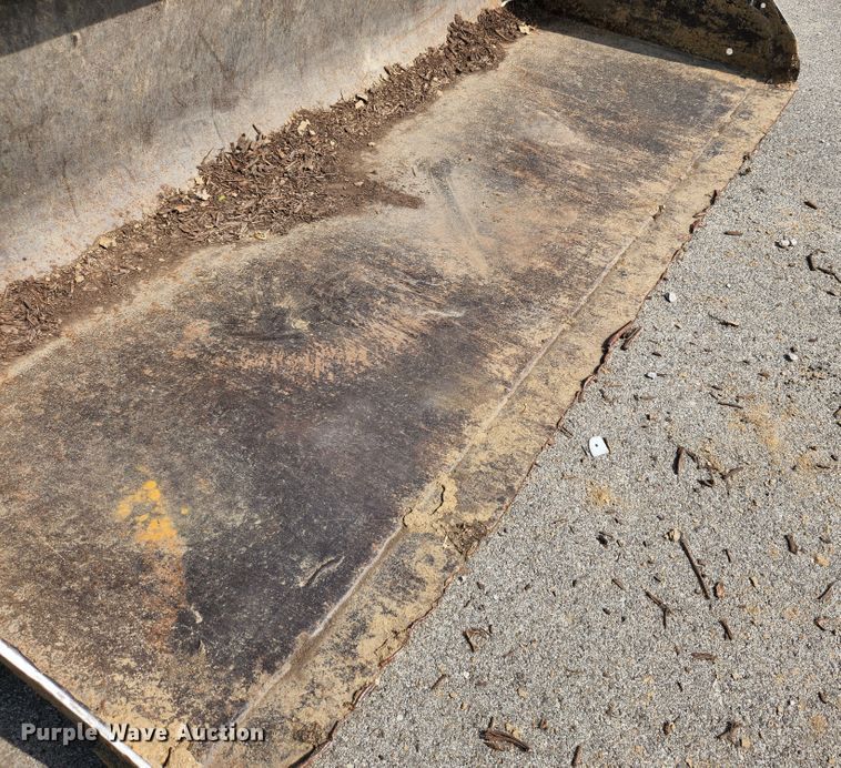 image for item MK9228 2005 Bobcat S300  skid steer loader