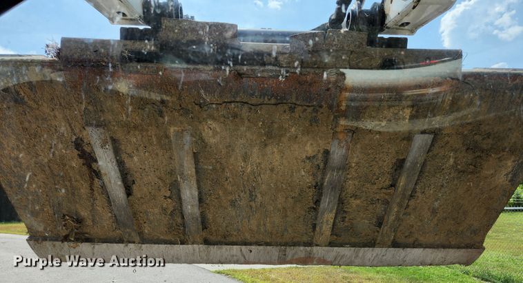 image for item MK9228 2005 Bobcat S300  skid steer loader