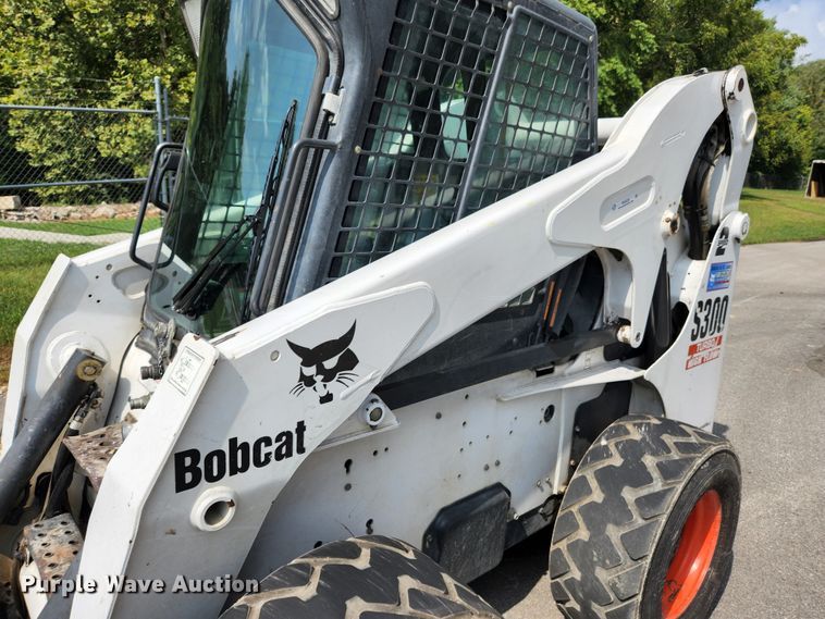 image for item MK9228 2005 Bobcat S300  skid steer loader