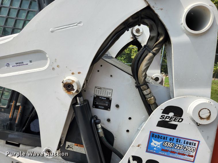 image for item MK9228 2005 Bobcat S300  skid steer loader