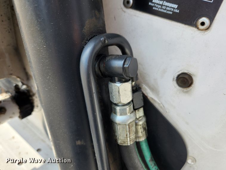 image for item MK9228 2005 Bobcat S300  skid steer loader