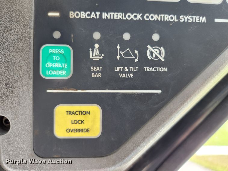 image for item MK9228 2005 Bobcat S300  skid steer loader