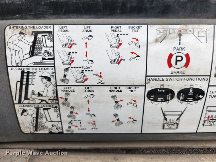 image for item MK9228 2005 Bobcat S300  skid steer loader