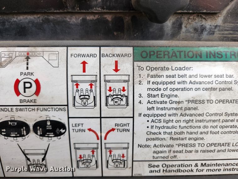 image for item MK9228 2005 Bobcat S300  skid steer loader