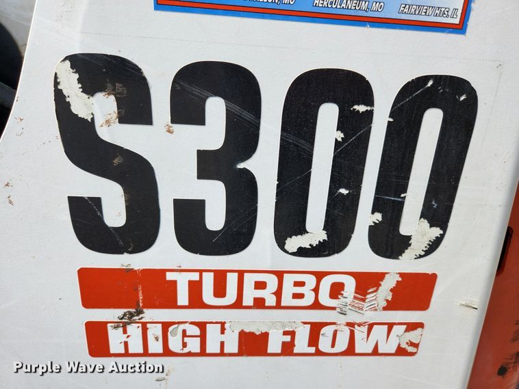 image for item MK9228 2005 Bobcat S300  skid steer loader