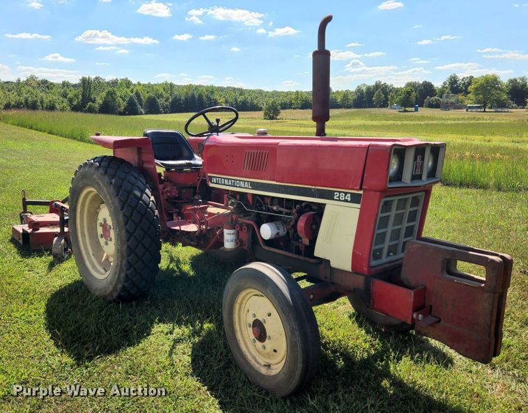 image for item MK9273 International Harvester 284  tractor