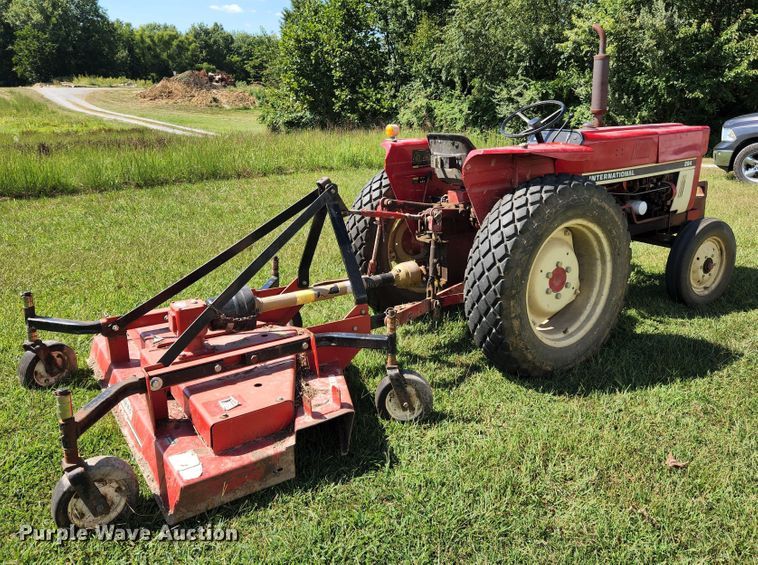 image for item MK9273 International Harvester 284  tractor