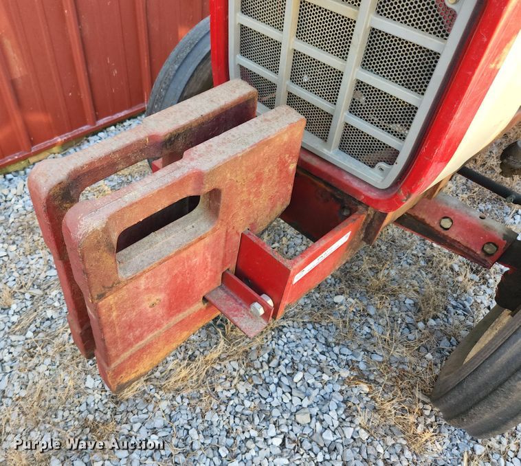 image for item MK9273 International Harvester 284  tractor